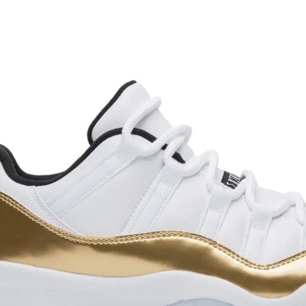 Jordan 11 Retro Low 'Closing Ceremony' (2016)