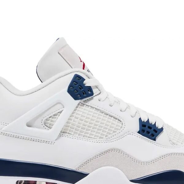 Air-Jordan-4-Retro-SB-_Navy_-_2025_-side-close-up Air Jordan 4 Retro SB 'Navy' (2025)
